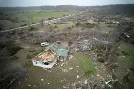 美国多地遭遇龙卷风天气 已致36人死亡图片