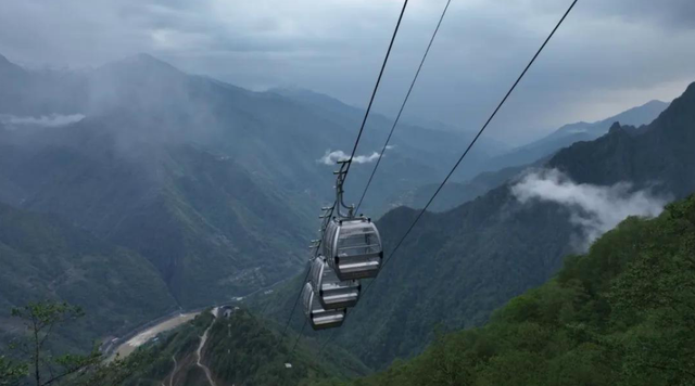 更好的日子还在后头丨石月亮景区索道为福贡文旅添 “空中走廊”