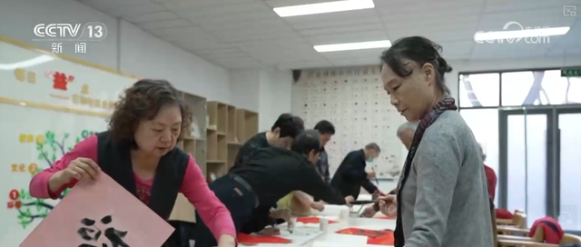 徒步、读诗、康养……“适老化”升级大有潜力 冬日银发文旅市场暖意融融