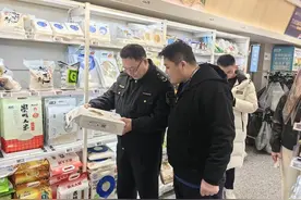 坚守岗位过元旦图片