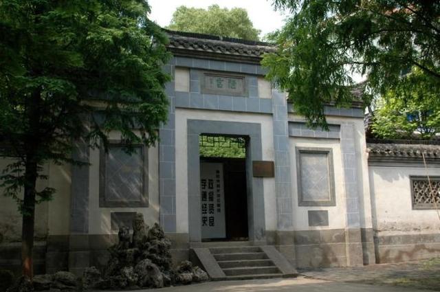 在离南京一小时车程的林海中，有人聚众“撒野”！