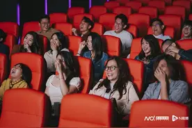 年轻人放下包袱拿起梗，携程脱口秀门票订单量增长80%图片