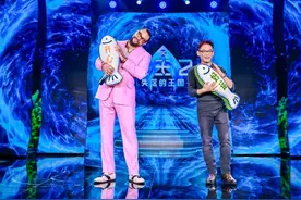 《海王2：失落的王国》主创来华 温子仁杰森·莫玛现场“摸鱼”图片