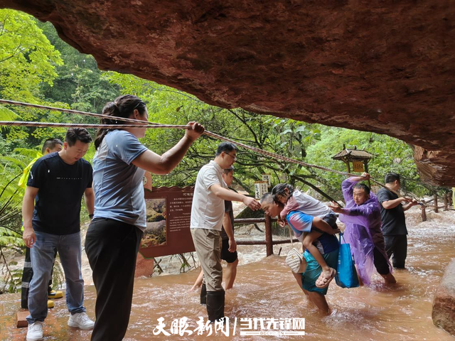 赤水元厚镇：闻“汛”而动，安全疏散零事故