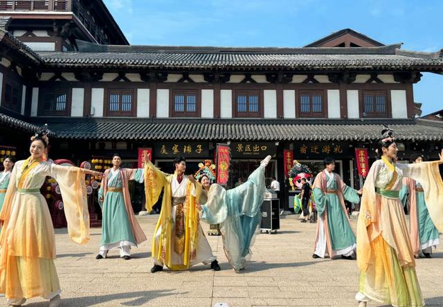 双节·畅游丨这个假期，“古街巡游+互动演绎”带你体验烟火宿迁