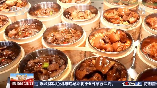服务区变身主题乐园！喂猪猪、吃酥饼……隐藏玩法超多