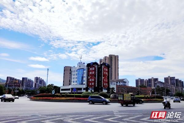【高清湖南】蓝天白云萦绕三湘四水，处处都是风光大片