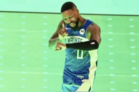 雄鹿使用延伸条款裁掉利拉德，断臂求生可有奇效？图片