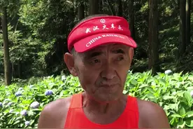 71岁大爷，挑战野三关“最虐半马赛道”图片