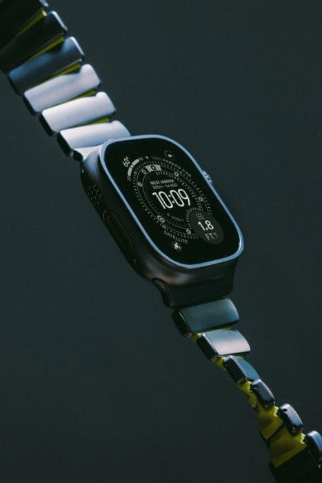 Apple Watch表带新选择：Stratos登场，兼顾金属质感与橡胶舒适度