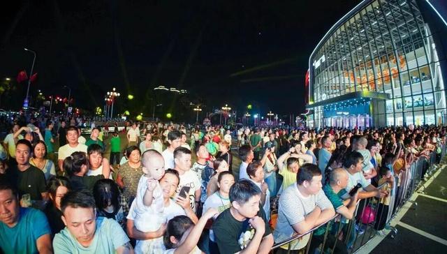 今晚在哪里碰头？