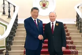 独家视频丨习近平出席俄罗斯纪念苏联伟大卫国战争胜利80周年庆典视频封面