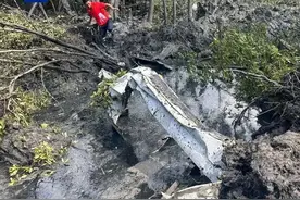 泰国一飞机坠毁致9人遇难，载有5名中国籍乘客图片