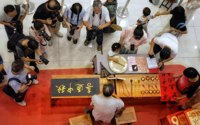 长沙这个街区迎来240余万人次，“双节”期间雨花还有……