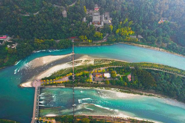 从都江堰访古到参观大熊猫基地：外国政要为何频频访问成都？