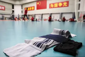 新一届中国女排在京举行公开训练课图片