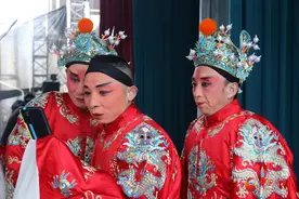 陇拍客丨安万剧团兰州首演：老戏新韵 燃爆冬日图片