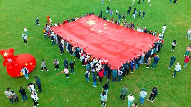 双节玩转武隆｜萌宠狂欢、国潮盛典、户外探险……五大主题活动嗨翻假期！