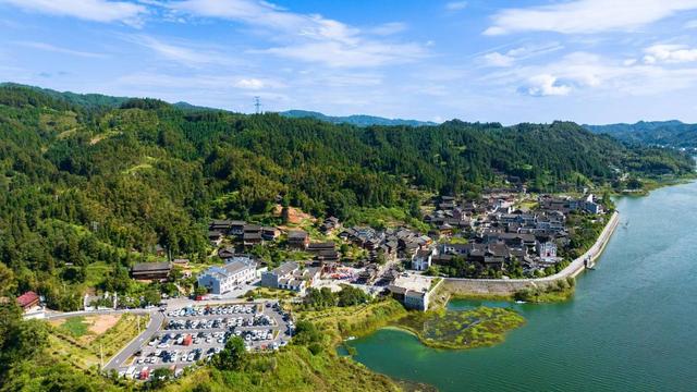 贵州天柱：湘黔“四十八寨歌节”民歌挑战赛举行
