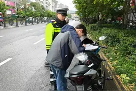 凯里公安交警开展摩托车（电动自行车）道路交通违法行为专项整治行动图片