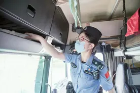 国门“花木兰”绽芳华 广西爱店边检站女警的戍边故事图片
