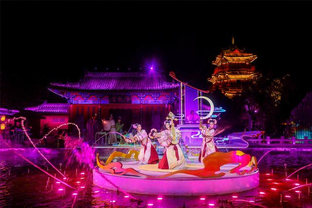 图集｜开封府夜游《南衙千秋月》启幕 光影幻戏点亮千年府衙夜经济