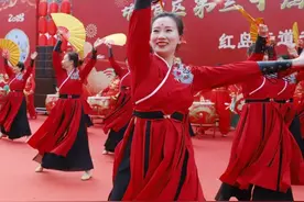 城阳故事 | 吴赛赛——艺术展演大舞台上，每个人都闪闪发光图片