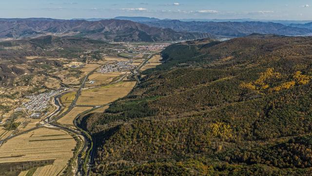 层林尽染，山川秀美！河北围场秋意正浓