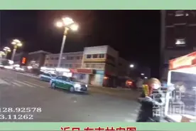 暖心！寒夜里的执勤女警被强行“投喂”图片