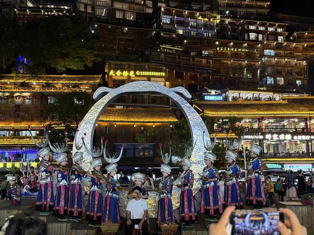 雷山西江镇“景区带村”见实效：从“20万全覆盖”到“千万级村”突破