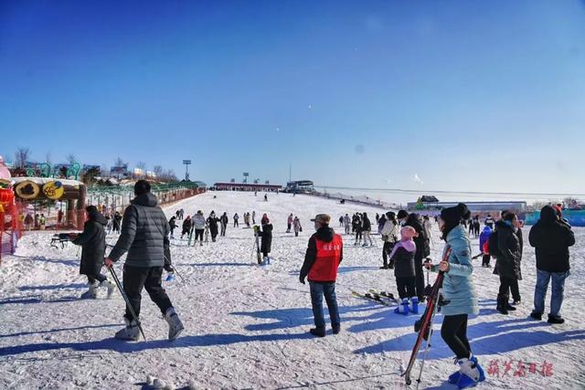 葫芦岛 民俗遇潮流 葫芦古镇跨年夜沸腾