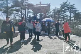 大年初二33996人次打卡天柱山图片