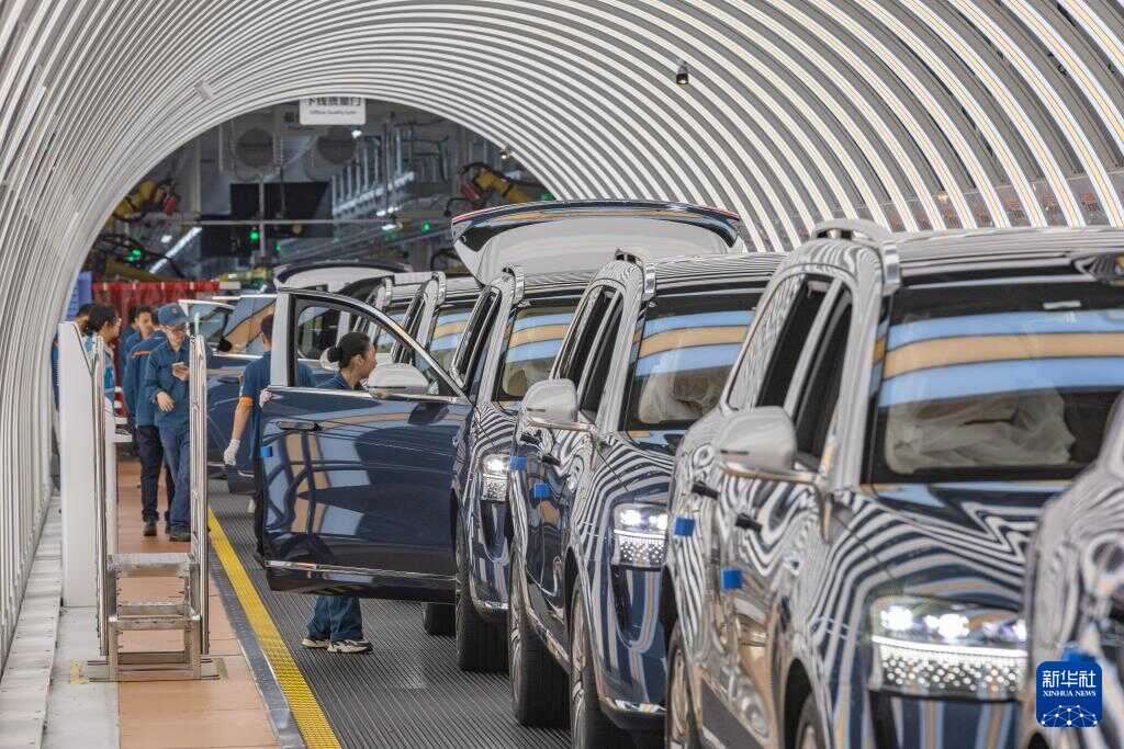 新能源汽车产销数据及占比_中国汽车工业协会10月汽车产销数据_新能源汽车