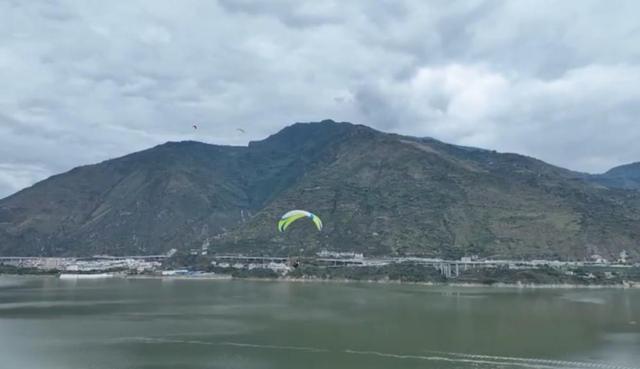 四川汉源湖畔打造“露营 +”体验模式 引领“慢生活”新风尚