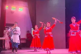 歌唱祖国喜迎华诞“云之声”联合艺术团专场文艺演出举行图片
