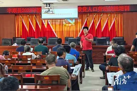 广州市海珠区驻埔寨镇帮镇扶村工作队：倾心办实事，帮扶结硕果图片