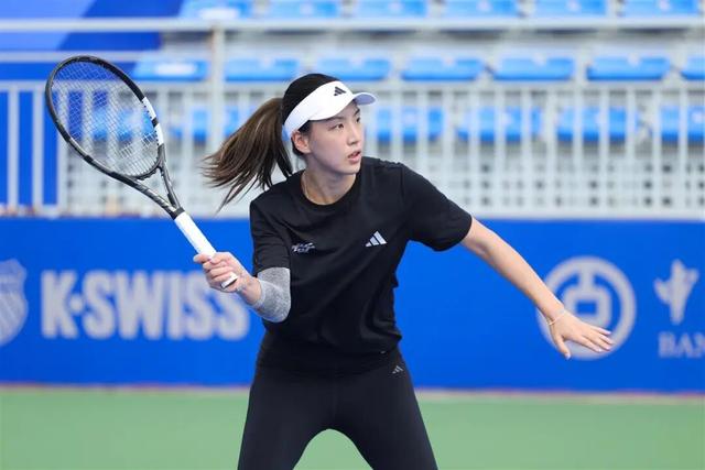 郑钦文、萨巴伦卡亮相武网