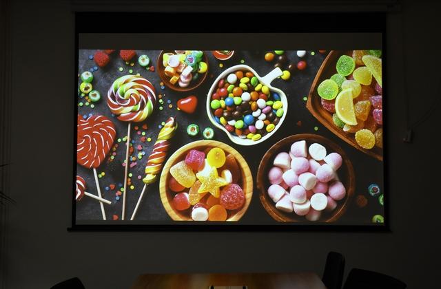 高亮/长效/易维护 优派LSD400W激光投影机评测