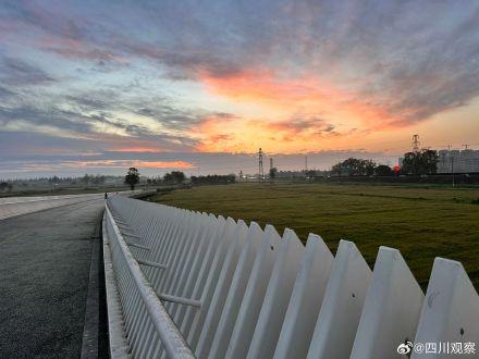 速来欣赏！成都朝霞雪山绝美大片来袭