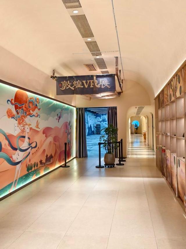 在杭州街头C位出道！最近这几个地方有点热闹，你去打卡了吗