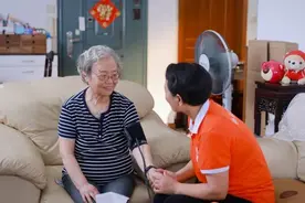 独居老人在家突发疾病、不慎跌倒，电话打给谁？谁来为他们提供应急救助？图片