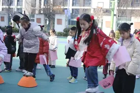 化身“冒险家”，手持“闯关卡”，孩子们的期末冒险之旅好精彩图片