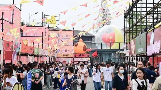 火！火！火！淮安这些地方太火爆！