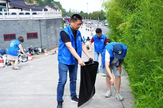 花果山：联合民革连云港市委会开展志愿服务活动