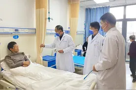 徐忠华教授莅临济南市第七人民医院泌尿外科开展业务查房指导图片