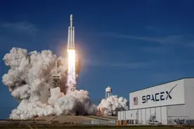 SpaceX或再出售内部股份 公司估值有望达到2100亿美元图片