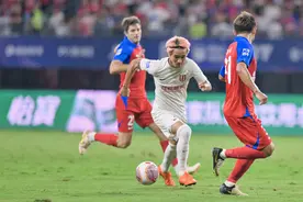 10人蓉城更不好惹！开场就少打一人，成都蓉城依然客场大胜梅州客家图片