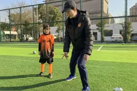 前国脚浦玮挂帅，杨浦女足小将冬训忙图片