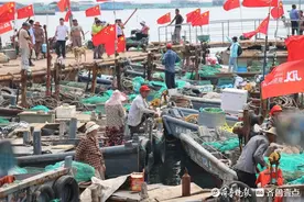 图集| 期待满载而归！烟台东口渔港码头渔民满脸笑容迎“开海”图片