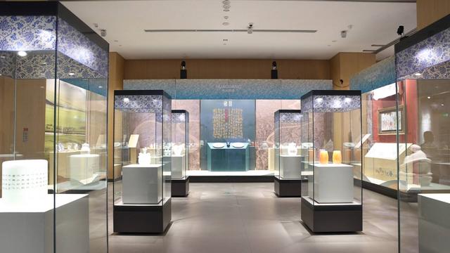 沿着黄河遇见海丨黄河文明跃然纸上！沿黄九省文化IP齐聚黄河文化陶瓷艺术展